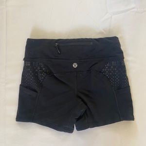 Lululemon shorts black !